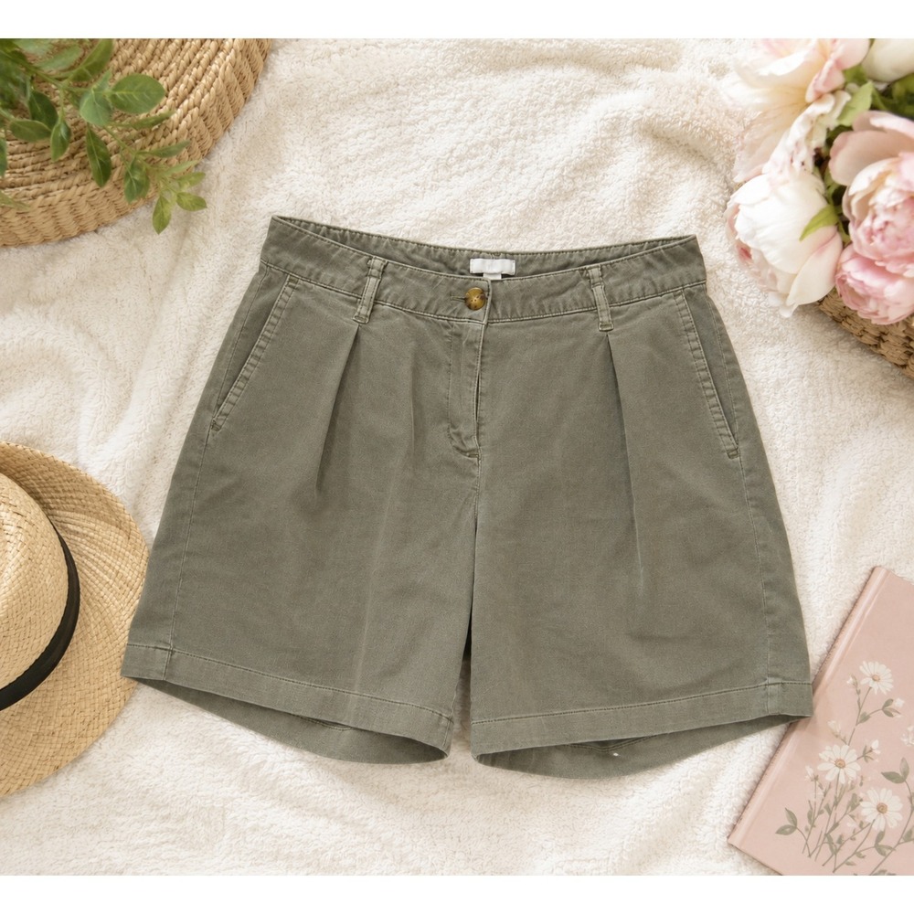 J. Jill Caraway Green Cotton Blend Shorts,‎ Mutiple Pockets,  Size 2 Petite